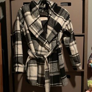 Lightweight hooded coat